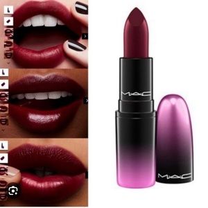 MAC LOVE ME LIPSTICK La Femme